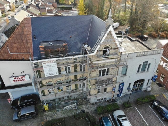 Plaatsing leien dak in Retie